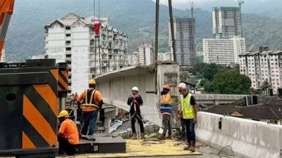 亚依淡至敦林大道工程   剩60根梁柱待完成