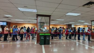 米都门牌税调整听证会   逾千人提呈上诉资料