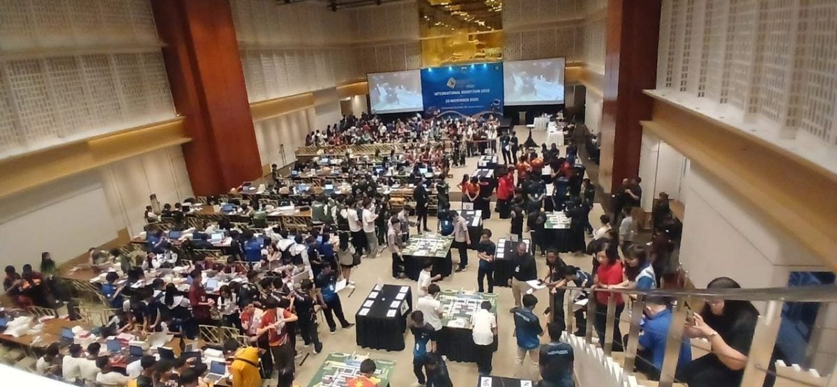 （大北马）北海励华学校机器人两支队伍首次远赴海外参赛夺得优秀奖。