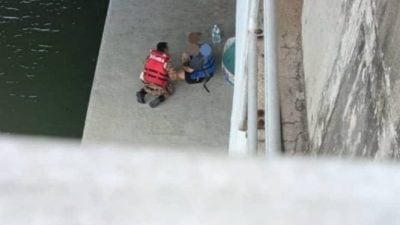 华男跳海寻短 被钓鱼民众救起