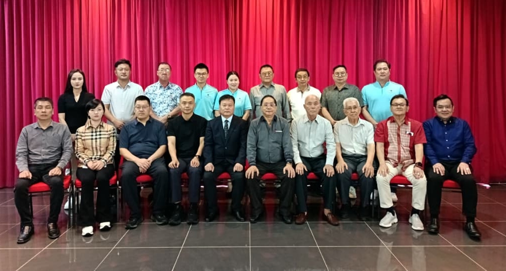 (大北马)山东省东营市聘郑荣兴 任华侨联合会海外顾问