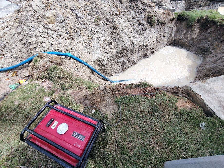 (大北马)新港大坑洞 掘地21尺寻因