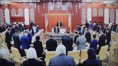 槟州议会| 议会复会首天 州议会为辞世前议员默哀