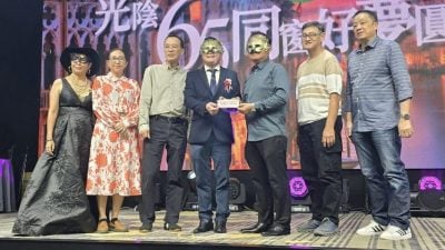 苏创兴：韩江校友会赞助30台   智能板助课堂更有效率