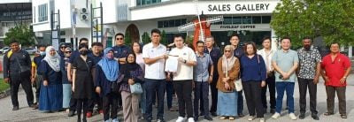 不满市会设闸杆停车系统 大年N-City商家和平纠察