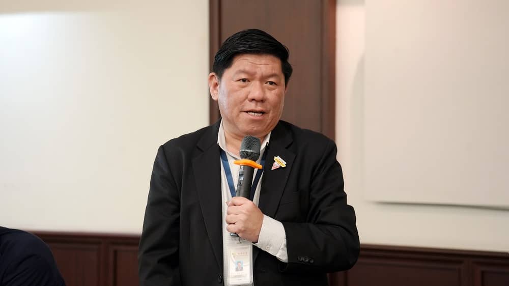 (大都会)与哈尔滨工业大学签署协议书兴华中学成全马首个生源基地