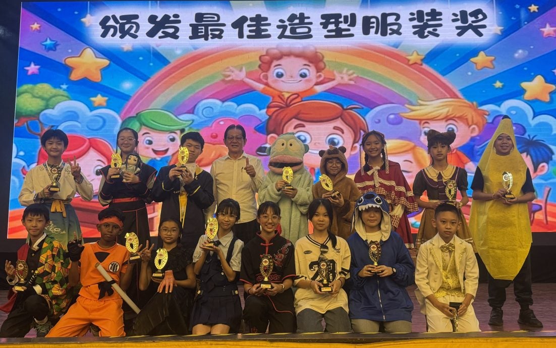 (大都会)滨二欢庆儿童节 校园变童话世界