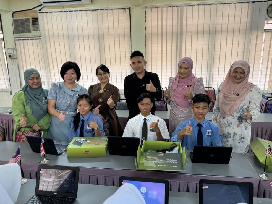 （大都会）e梦成真笔电助学计划第5次送暖／2图