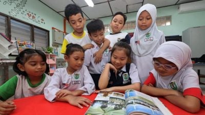 超过六成非华裔生 芭蕾华小 多元缩影