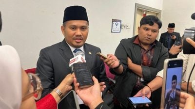 视频| 柔2陆路关卡严重阻塞   法兹里：官员严格检查