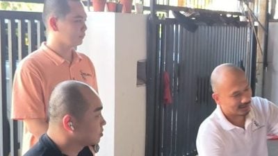 母控诉儿被剪坏发型 理发店4人剃光头赔罪