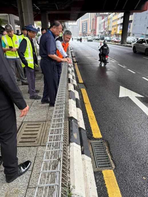 （已签发）大都会封面副文-吉隆坡新市长关注区内积水情况