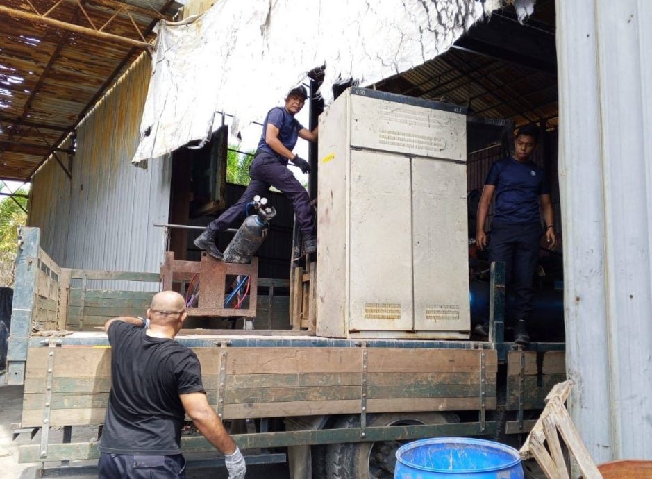 (已签发)大都会版2头:非法金属加工厂遭取缔/6图