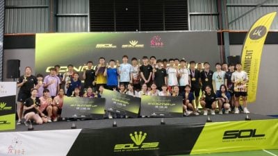 300人参加慈善羽球赛   4慈善单位获赠货车捐款