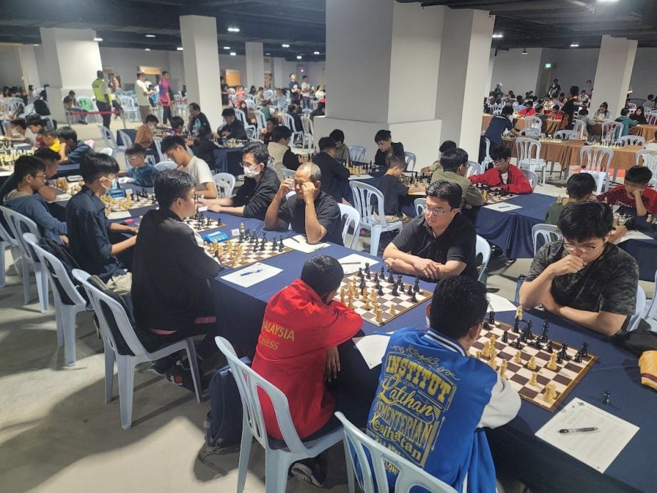 （已签发）柔：8国304名选手参加   柔费米国际象棋杯锦标赛落幕