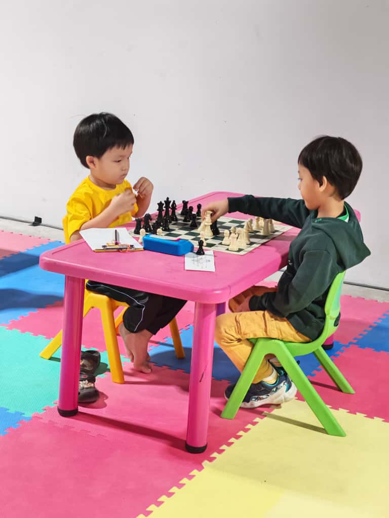 （已签发）柔：8国304名选手参加   柔费米国际象棋杯锦标赛落幕