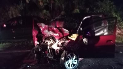 东甲巴也马路5车相撞   致1死5伤