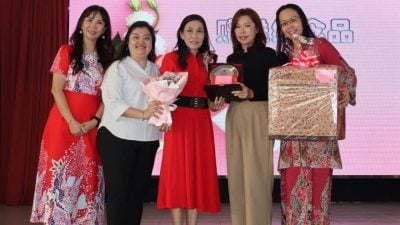 中化第二小学B校办荣休典礼 欢送校长林丽月