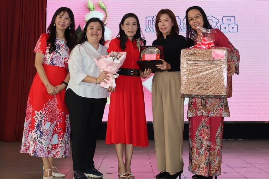 中化第二小学B校办荣休典礼 欢送校长林丽月