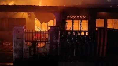 乌鲁地南3民宅遭祝融   两屋烧毁幸无伤亡