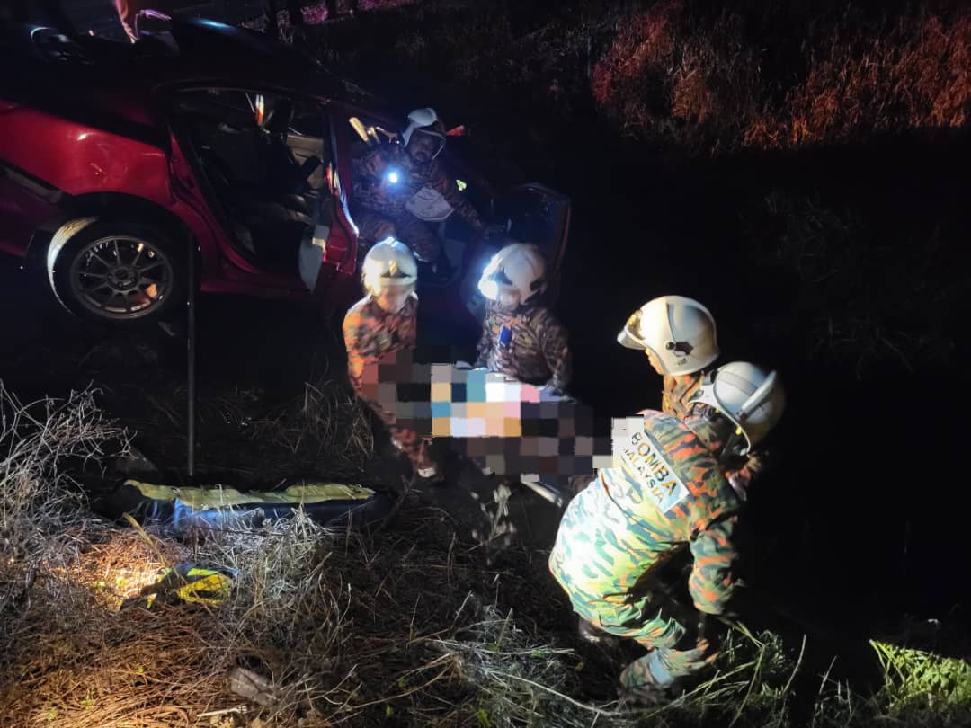 (已签发)柔:凌晨驱车失控撞沟 男子证实死亡