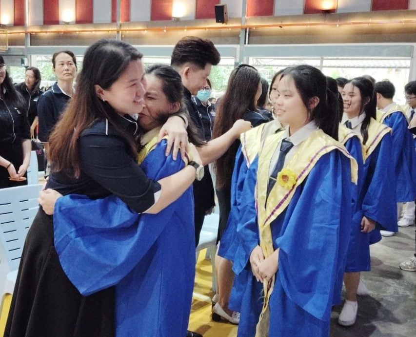 （已签发）柔：**双头之二**利丰港培华77高三生毕业   董事长促常回校看看