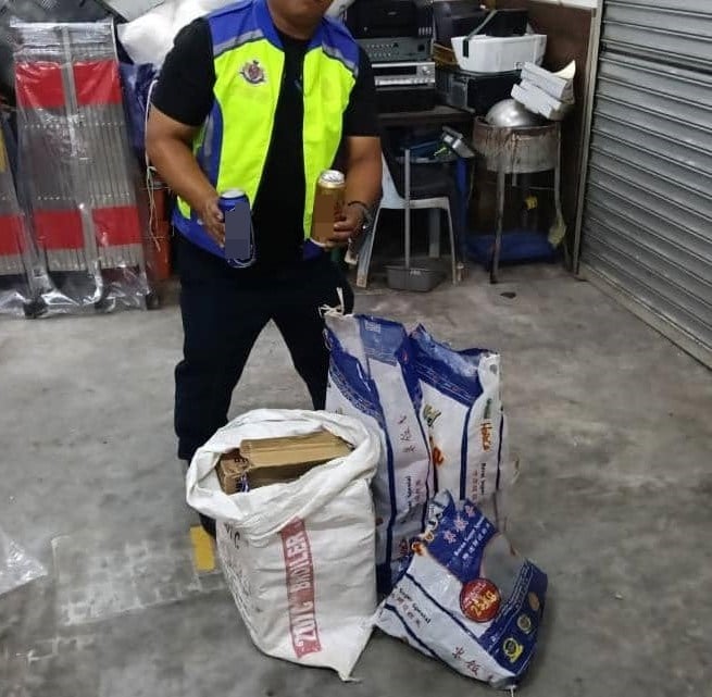 （已签发）柔：古来市议会连续两周取缔   “劳板”非法卖酒遭对付