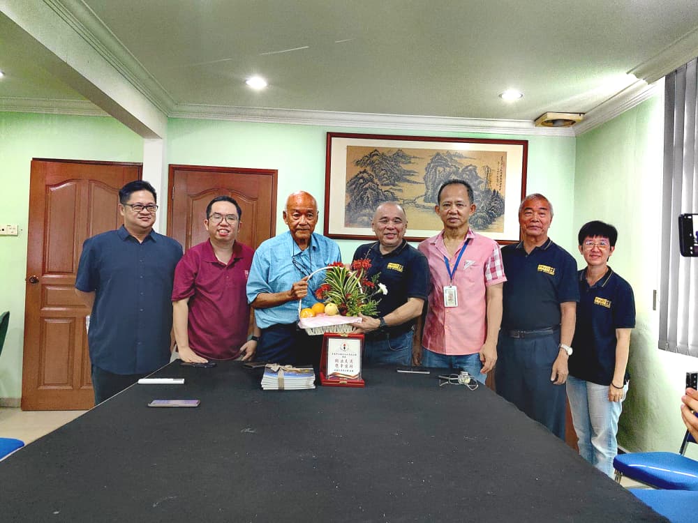 (已签发)柔:**可版头**麻坡组团南下新山交流 柔州新闻从业员相见欢