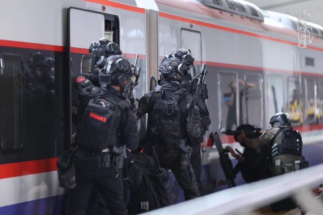 （已签发）柔：**封底**摄政王率队参与反恐演练　  强化跨机构应对能力