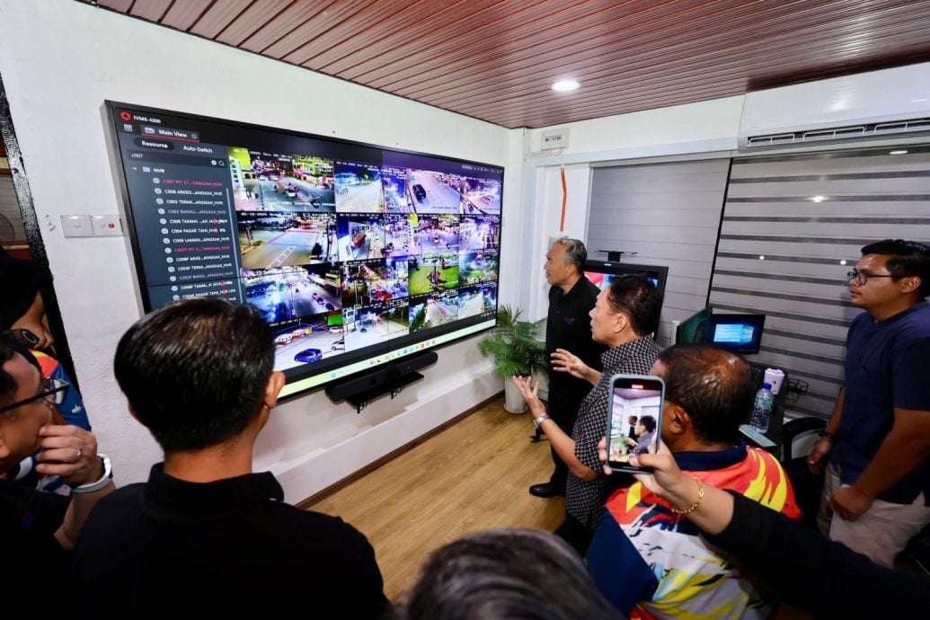 (已签发)柔:封面特稿:东甲县议会落实数计划 朝智能城市目标迈进