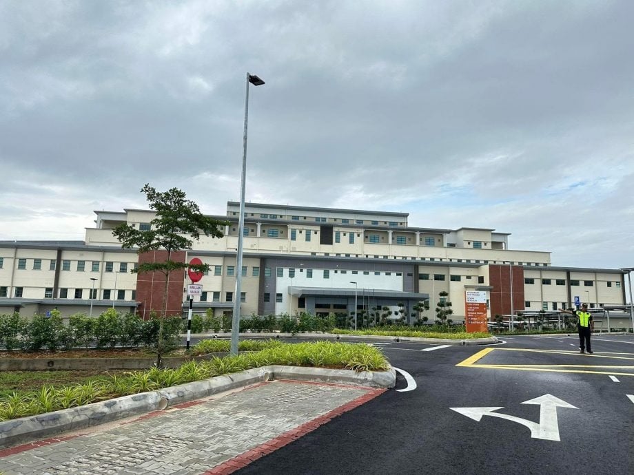 （已签发）柔：州议会丨巴西古当医院已开放11专科   林添顺：剩余3科室明年3月投入运作