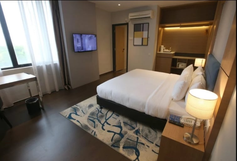 （已签发）柔：州议会丨透过《2025年柔佛酒店法令》引入旅游税   明年起每间房征3令吉