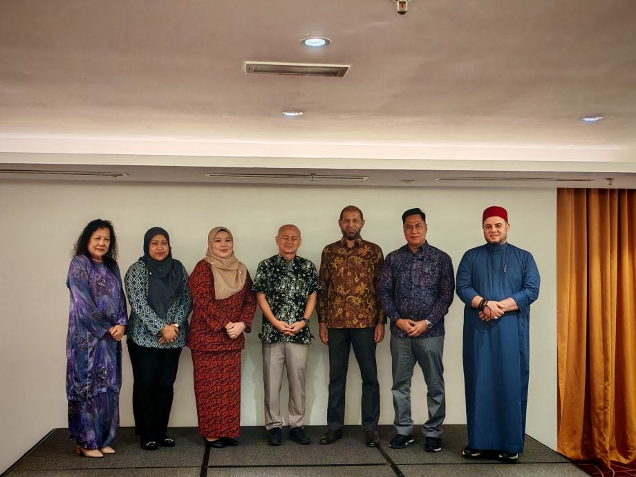 （已签发）柔：市场情报：10欧洲穆斯林代表   探索大马穆斯林友善之旅