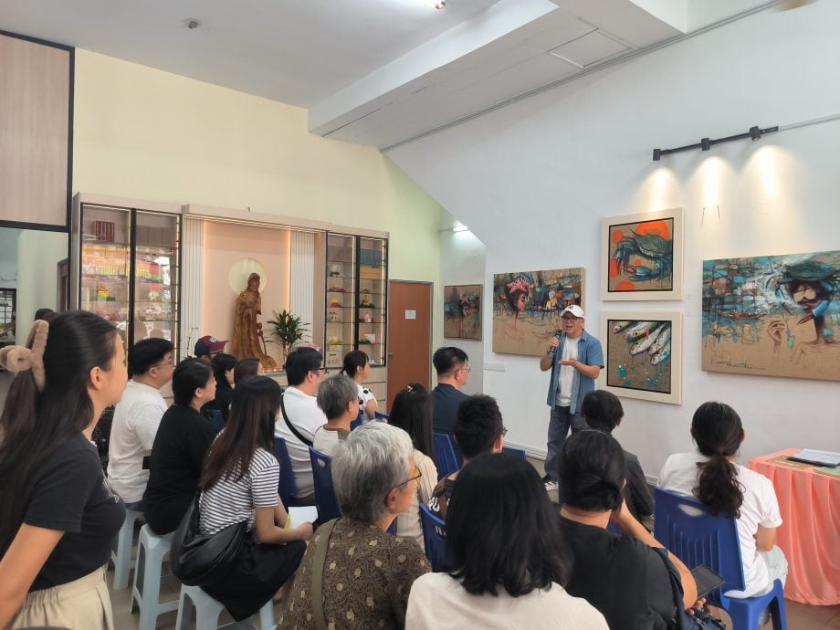 本地画家蔡佳甬首次回乡   办《与浪共舞》个展