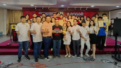 柔南华语辩论赛40周年辩论营落幕     40营员扎下辩论基础