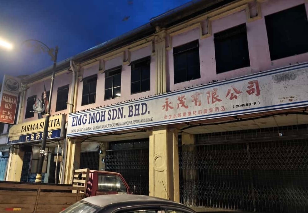 （已签发）柔：民生特工队：拉美士市区鸟群为患   吵杂声鸟粪扰民