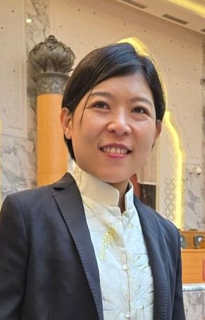 利民达大街商家促当局   解决停车问题