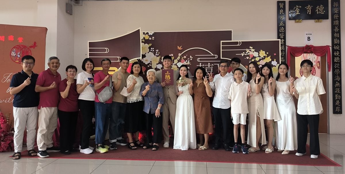 双春兼闰月成结婚旺年 紫霭阁11月迎143对新人注册