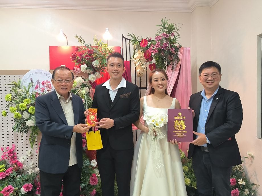 双春兼闰月成结婚旺年 紫霭阁11月迎143对新人注册