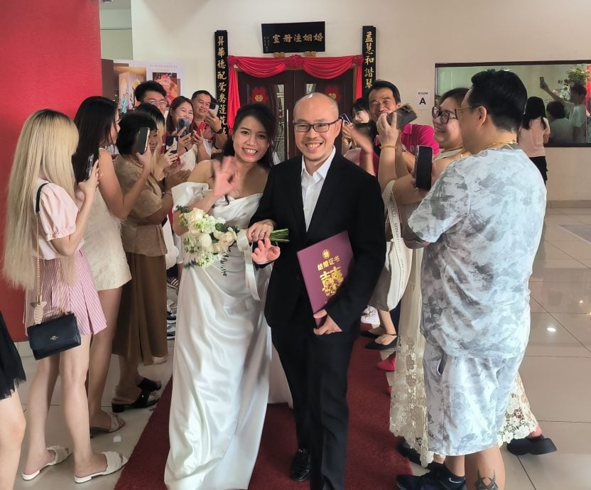 双春兼闰月成结婚旺年 紫霭阁11月迎143对新人注册