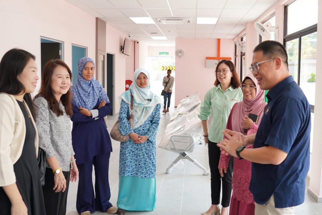 （已签发）柔：**版三头**巴刹大楼改建成妇幼健康诊所   预计12月15日开始运作