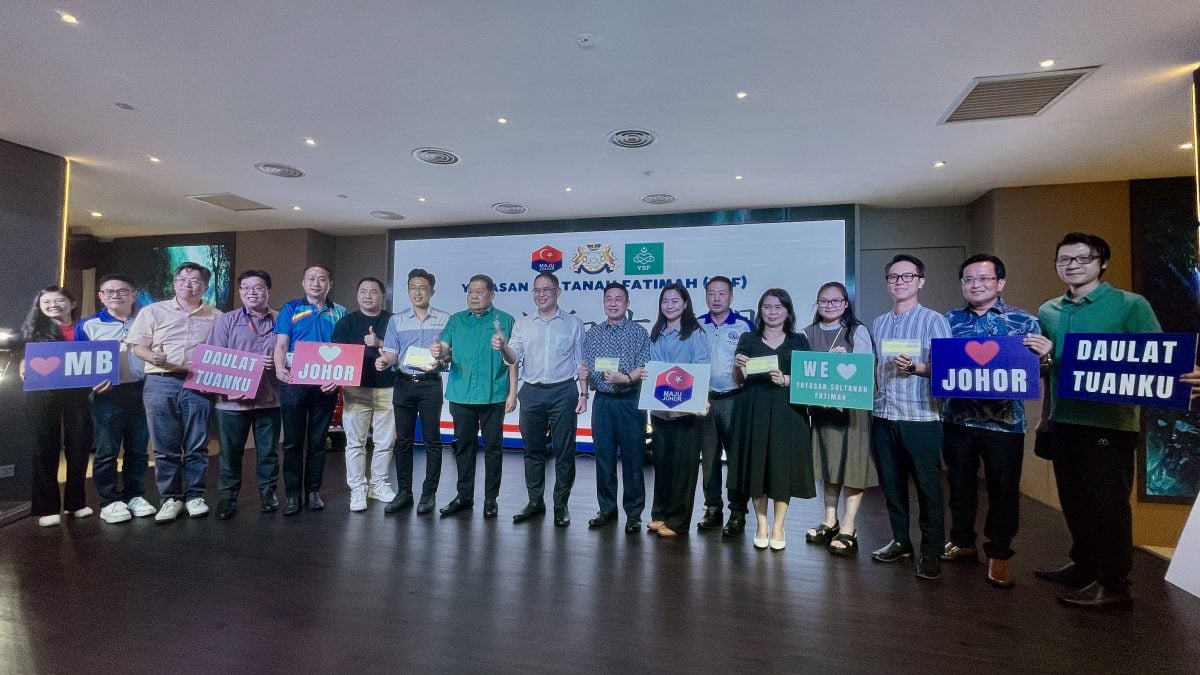 (已签发)柔:**版三头**柔苏丹后法蒂玛基金会 拨47.1万予新山古来83华团