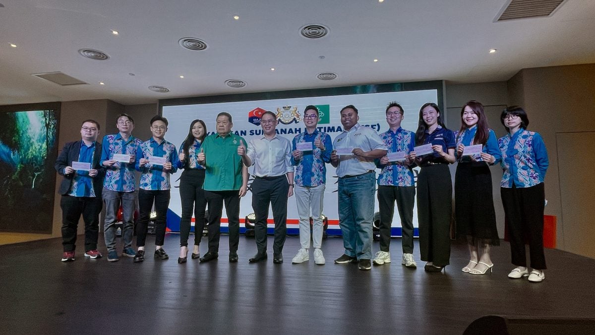 (已签发)柔:**版三头**柔苏丹后法蒂玛基金会 拨47.1万予新山古来83华团