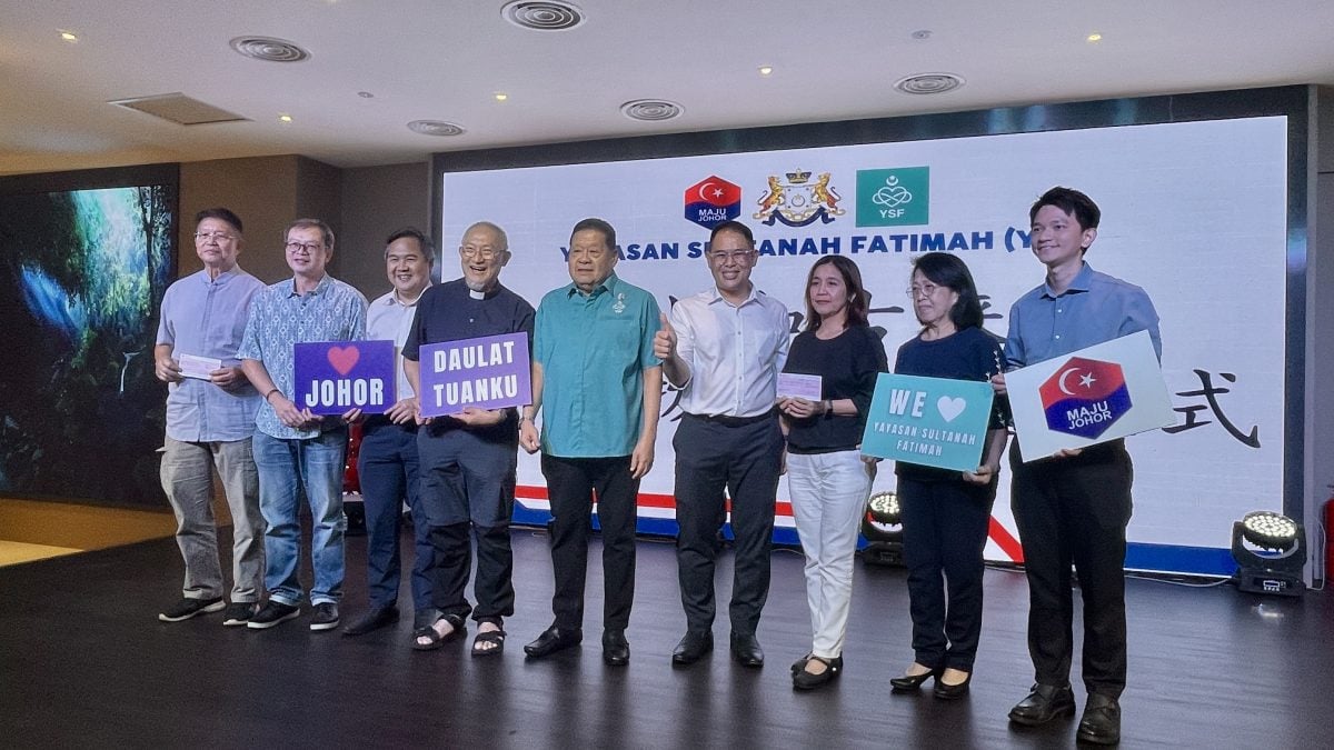 (已签发)柔:**版三头**柔苏丹后法蒂玛基金会 拨47.1万予新山古来83华团