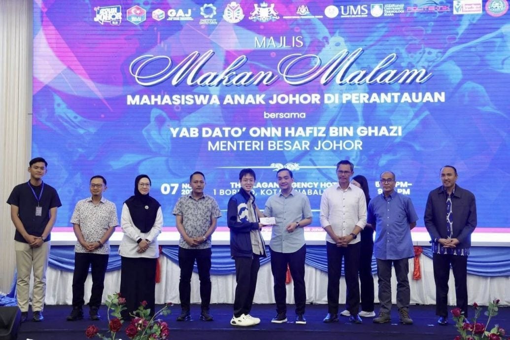 (已签发)柔:**版三头**逾500柔大学生获200令吉援助金 助规划学业开支