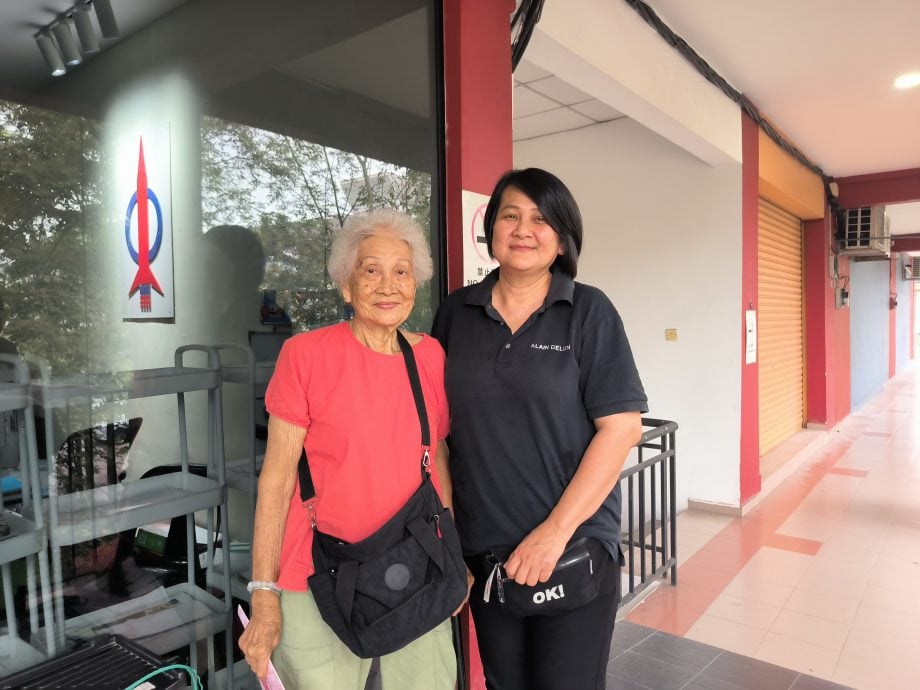 （已签发）柔：**版三头**STR资料更新今日截止   古来国会议员办公室人潮涌现