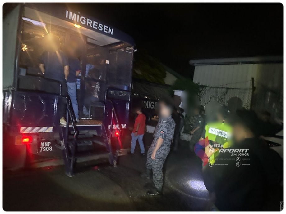 潜伏侦查后突袭 柔移民局士乃工厂逮123非法外劳