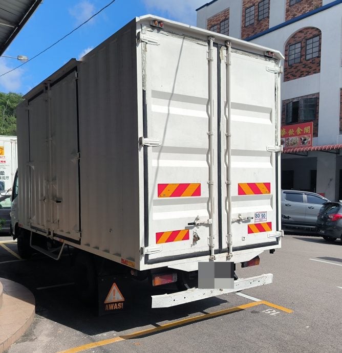 疑罗里车牌被盗用   家具业者1个月收3超速罚单