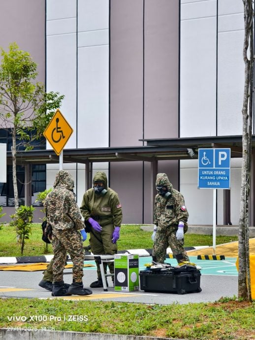 （已签发）柔：**版头之一**居銮火车站大型安全演习  摄政王亲临指导