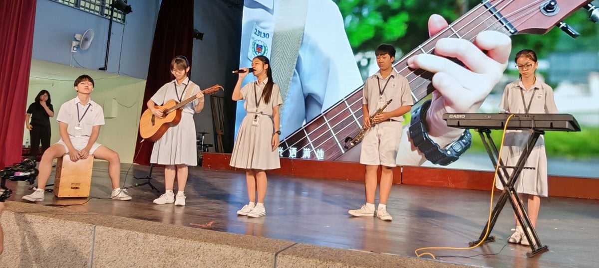 （已签发）柔：**版头**峇华中明年不调涨学费   刘国文：减轻家长负担